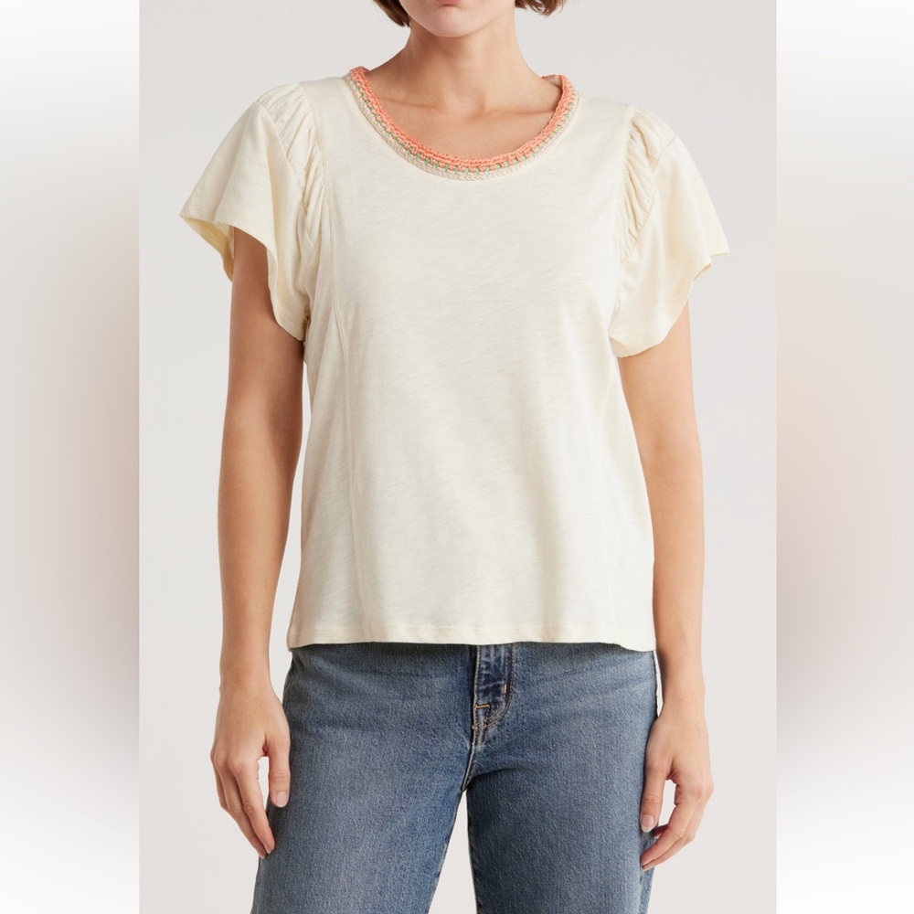 Democracy Crochet Trim T Tee Shirt top blouse women’s medium cream‎ NWT